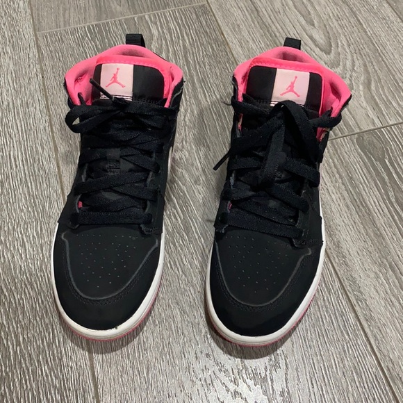 Jordan Girls’ Grade School - Picture 1 of 9